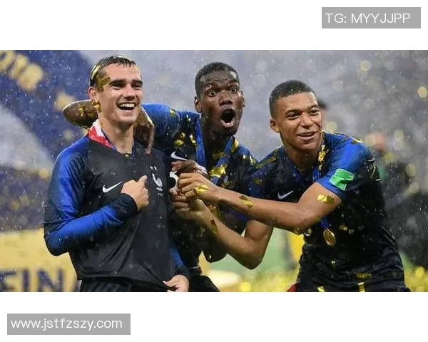 格列兹曼超级世界波终结18天球荒,世界级停球如教科书 格列兹曼超级世界波终结18天球荒,世界级停球如教科书